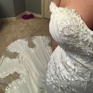 Brand new never used wedding dress